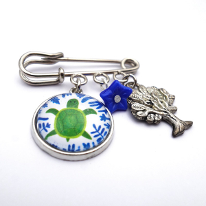 Kilt brooch Pretty turtle