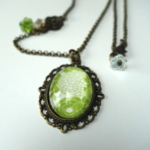 Vintage necklace Green peony
