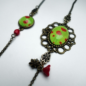 Long necklace Green poppies